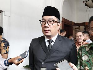 Nonton Konser Dewa 19, Ridwan Kamil Rela Turun ke Festival Demi Ini Nonton Konser Dewa 19, Ridwan Kamil Rela Turun ke Festival Demi Ini