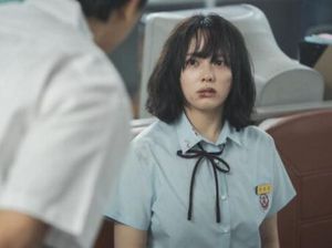 Penampilan Terbaru Song Hye Kyo Remaja Bikin Pangling, Diduga Oplas