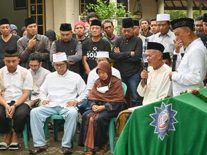 Kakak Kandung Cak Nun Meninggal Dunia Kakak Kandung Cak Nun Meninggal Dunia