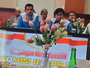 Kunjungan ke Sulteng, Anggota Komisi III DPR Terima Keluhan Pekerja PT GNI Kunjungan ke Sulteng, Anggota Komisi III DPR Terima Keluhan Pekerja PT GNI