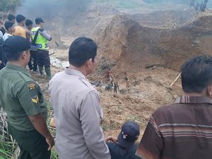 2 Warga Madina Tewas di Bekas Tambang Emas, Tertimbun Selama 12 Jam 2 Warga Madina Tewas di Bekas Tambang Emas, Tertimbun Selama 12 Jam