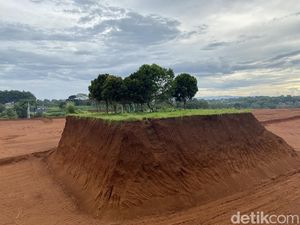 Viral Makam Keramat di Tengah Lahan Proyek Perumahan di Depok Viral Makam Keramat di Tengah Lahan Proyek Perumahan di Depok