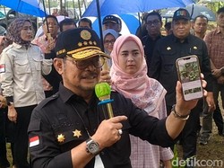 Tanam Pohon Kelapa di Batang, Mentan: Kita Kembalikan Negara Nyiur Melambai