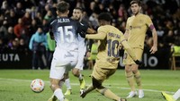 Ceuta tak kunjung bisa mengembangkan permainan. Barcelona justru memperbesar skor menjadi 3-0 di menit ke-70 melalui Ansu Fati.  