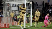 Tujuh menit berselang, Barcelona memimpin 4-0. Kali ini giliran Kessie yang mampu merobek gawang Ceuta.  
