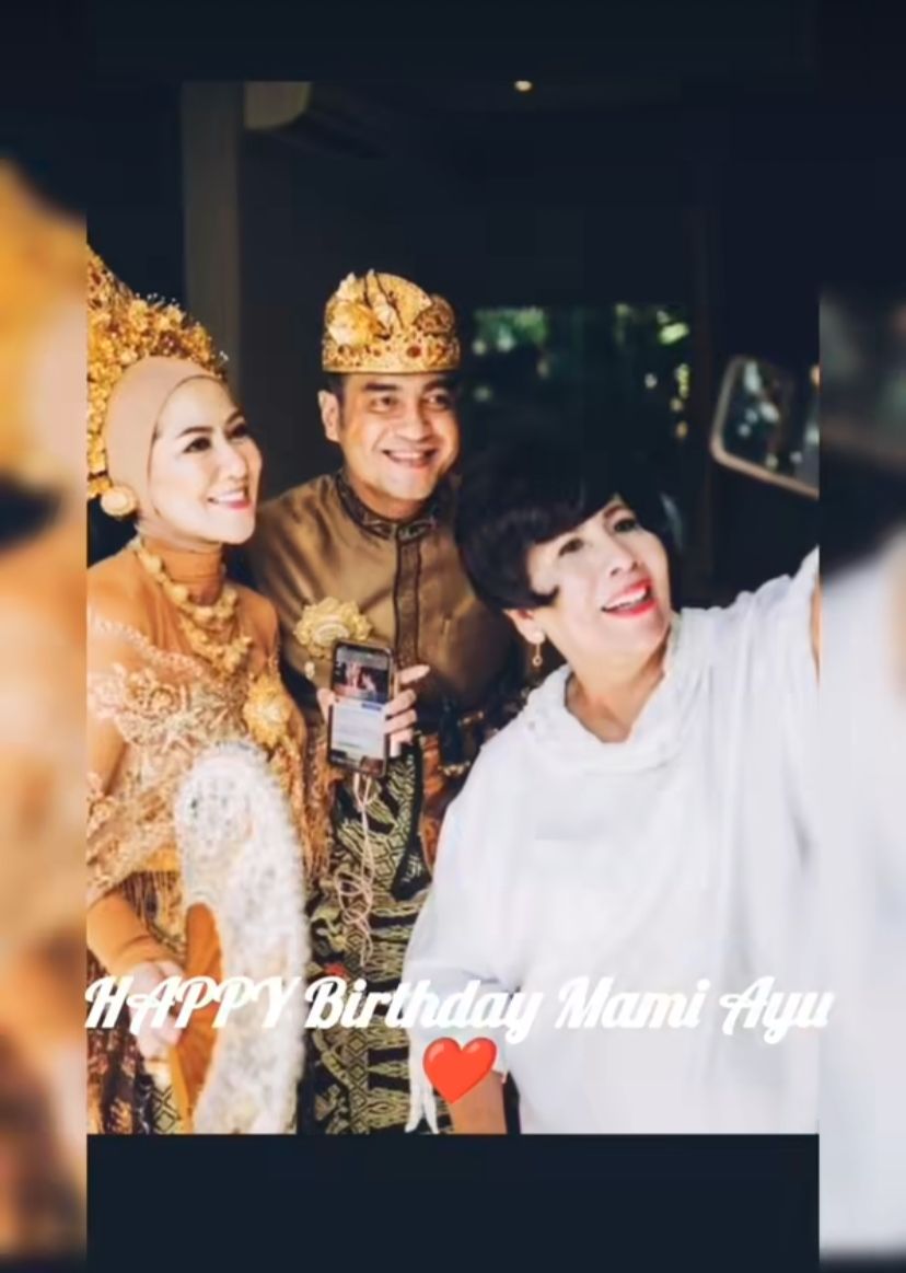 Momen Kebersamaan Keluarga Venna Melinda dan Ferry Irawan