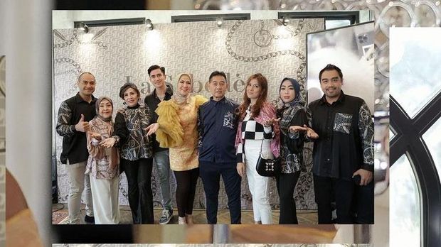 Momen Kebersamaan Keluarga Venna Melinda dan Ferry Irawan