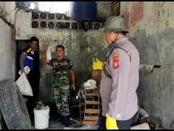 Polisi Temukan Puluhan Liter Tuak Misterius di Eks Terminal Cilembang