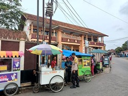 Polisi Seliweran ke Sekolah Awasi Peredaran Chikbul di Tasikmalaya
