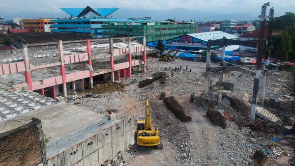 Potret Bangunan Lama Pasar Raya Padang Mulai Dirobohkan