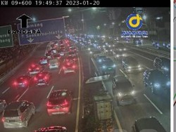 Kemacetan Terjadi di Sejumlah Ruas Tol Jakarta Jelang Long Weekend Imlek
