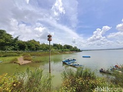 Tiang Beton Tetenger Rute Perang Gerilya Soedirman di Waduk Gajah Mungkur