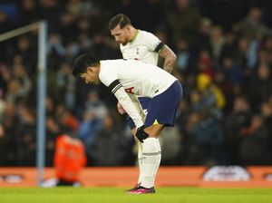 Conte: Tottenham Main Bagus, tapi Kalah