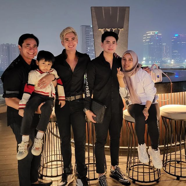 Verrell dan Athalla Bareng Ibu Sambung