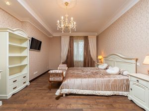 10 Ide Cat Kamar Tidur 2 Warna Pastel yang Aesthetic dan Cantik