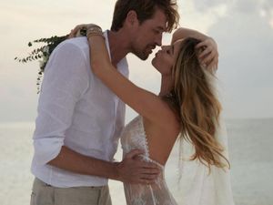 Kisah Cinta Peter Crouch dan Istri: Dari Gol Perdana ke Ranjang Kisah Cinta Peter Crouch dan Istri: Dari Gol Perdana ke Ranjang