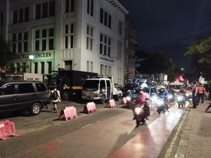 Pemotor Wanita Tewas Terlindas Bus di Kota Tua Jakbar Pemotor Wanita Tewas Terlindas Bus di Kota Tua Jakbar