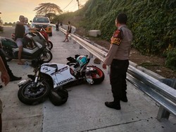 Bule Australia Ngebut di Mandalika Tabrak Pembatas Jalan, Tulang Kaki Patah