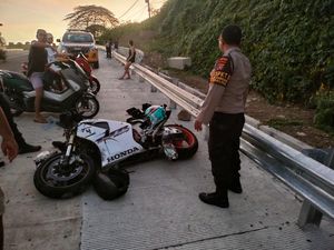 Ngebut di Mandalika Tabrak Pembatas Jalan, Bule Australia Luka-luka Ngebut di Mandalika Tabrak Pembatas Jalan, Bule Australia Luka-luka