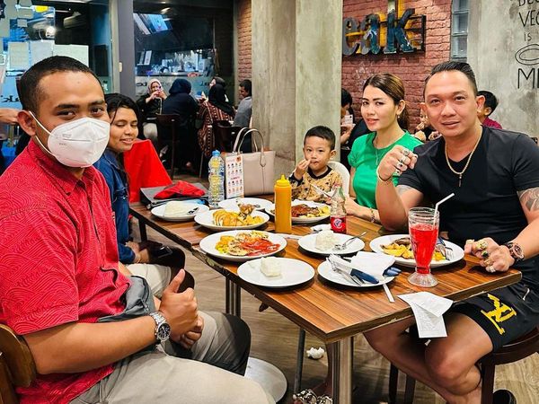 Henry Kurnia Adhi Tak Gengsi Makan Bareng Supir dan ART