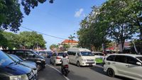 Potret Kemacetan di Pelabuhan Sanur, Kantong Parkir Penuh