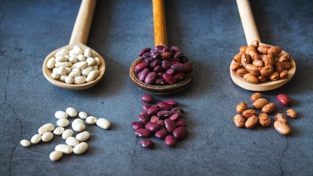 Penjelasan tinggi karbohidrat dan sedikit protein menjadi kunci umur panjang