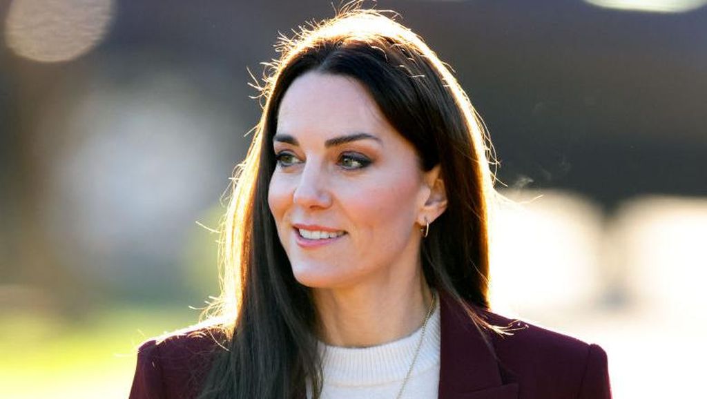 Cantik Memesona, 8 Gaya Kate Middleton Saat Gantikan Tugas Pangeran Harry