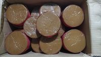 Cokelat-cokelat Menggoda Kue Keranjang Kota Delta
