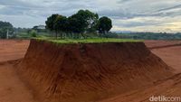 Penampakan Makam Keramat di Tengah Lahan Proyek Rumah Depok