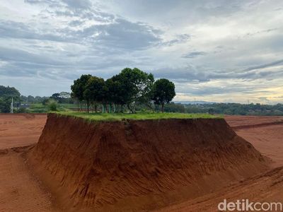 Penampakan Makam Keramat di Tengah Lahan Proyek Rumah Depok