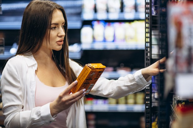 Membaca Label Nutrisi/Foto: senivpetro di Freepik Membaca Label Nutrisi