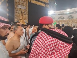 Kunjungan Bilateral ke Saudi, Mendag Sempatkan Umrah untuk Doakan RI