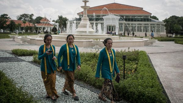 Menyambangi Taman Pracima Tuin Mangkunegaran yang Baru Diresmikan