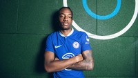 Noni Madueke kabarnya juga bisa dilepas Chelsea musim dingin nanti. Tapi kontraknya yang berdurasi 7 tahun, sejak Januari lalu, membuat Chelsea mungkin sudah puas dengan status pinjaman. Foto: Chelsea FC via Getty Images/Chelsea FC