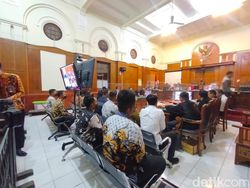 Kesaksian Brimob Penembak Gas Air Mata di Tragedi Kanjuruhan