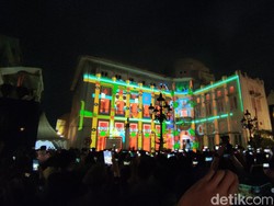 Kala Gedung Tua Kota Lama Semarang Bercahaya, Bikin Mata Terpana