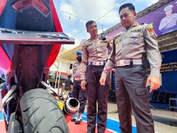 Polantas di Depok Bisa Tilang Manual Motor Knalpot Bising hingga Lawan Arus