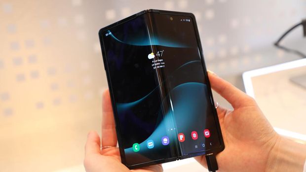 Raksasa teknologi asal Korea Selatan Samsung baru-baru ini memamerkan purwarupa layar lipat 360 derajat pada gelaran CES 2023 di Las Vegas, Amerika Serikat.