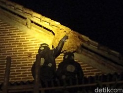 Dramatisnya Pembongkaran Sarang Tawon Vespa Raksasa di Trenggalek