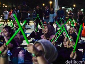 Video: Dikritik Berisik, Olahraga Pound Fit di Stasiun MRT Bakal Disetop Video: Dikritik Berisik, Olahraga Pound Fit di Stasiun MRT Bakal Disetop