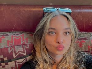 7 Potret Cantik Tina Keponakan Tamara Bleszynski, Kini Jadi Artis Hollywood