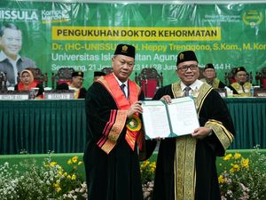 Motivator Nasional Heppy Trenggono Raih Doktor Kehormatan di Unissula