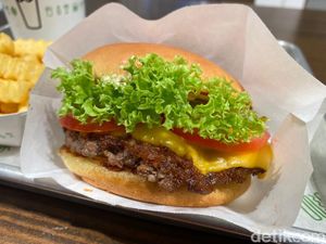 Yummy Banget! Burger Shake Shack New York di Singapura yang Empuk Juicy Yummy Banget! Burger Shake Shack New York di Singapura yang Empuk Juicy