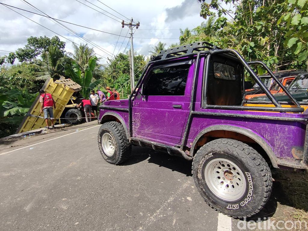 Jos! Aksi Pegiat Off Road di Kulon Progo Jadi Penyelamat Kendaraan Apes