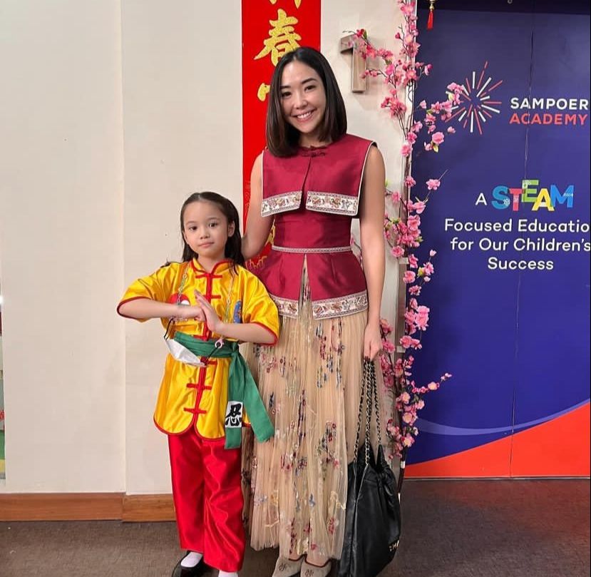 Artis Rayakan Imlek Artis Rayakan Imlek