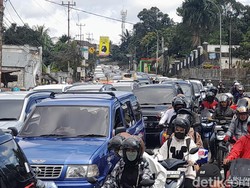 Arus Balik Long Weekend, Lalin Puncak Arah Jakarta Padat Merayap