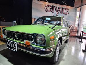Mulus.. Mbah Uyut Honda Civic Mejeng di Jakarta Mulus.. Mbah Uyut Honda Civic Mejeng di Jakarta