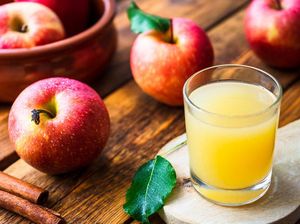Manfaat Kesehatan yang Mengejutkan dari Jus Apel Manfaat Kesehatan yang Mengejutkan dari Jus Apel
