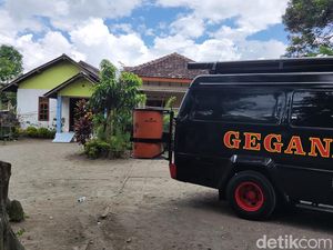 Ditangkapnya Driver Ojol Teroris Jaringan ISIS di Sleman Ditangkapnya Driver Ojol Teroris Jaringan ISIS di Sleman