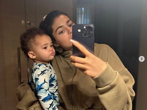 Kylie Jenner Ungkap Wajah Anak Kedua Untuk Pertama Kalinya, Ini Aire Webster